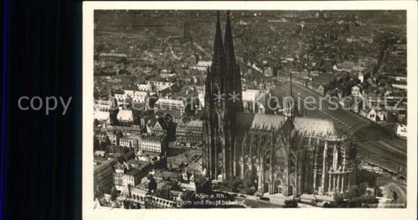 Koeln Rhein Luftaufnahme mit Dom u.Hauptbahnhof