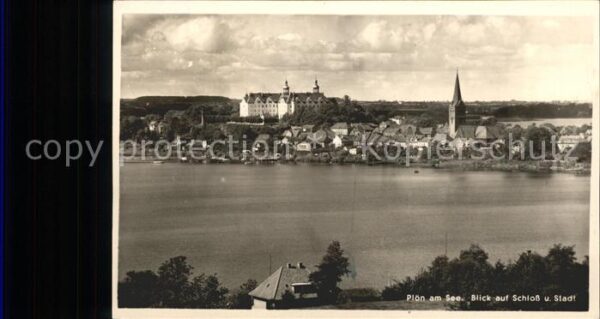 Ploen See mit Schloß