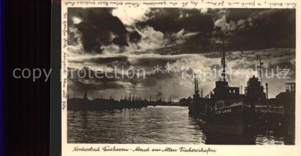 Cuxhaven Nordseebad Partie am alten Fischereihafen am Abend