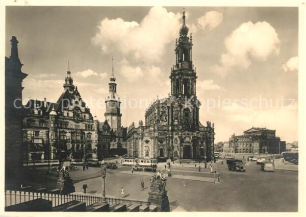 Dresden Schloßplatz Schloss Hofkirche Opernhaus