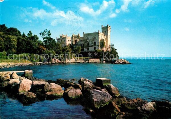 Trieste Parco di Miramare Veduta Castello