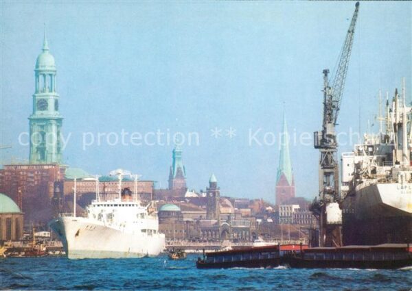 Hamburg Landungsbrücken mit Elbtunnel