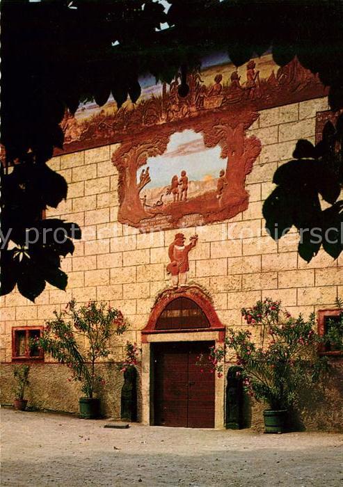 Entiklar Suedtirol Schloss Turmhof Eingang zum Keller