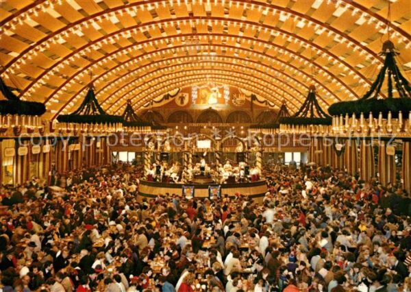 Muenchen Oktoberfest Festzelt der Löwenbrauerei