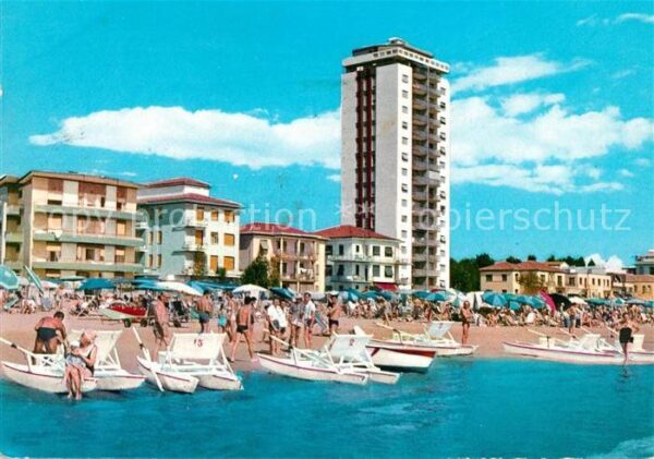 Jesolo Grattacielo Wolkenkratzer am Strand