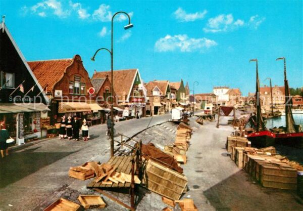 Volendam Uferstrasse am Hafen