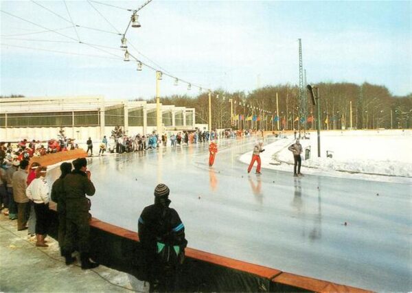 Karl-Marx-Stadt gestern und heute Eisstadion