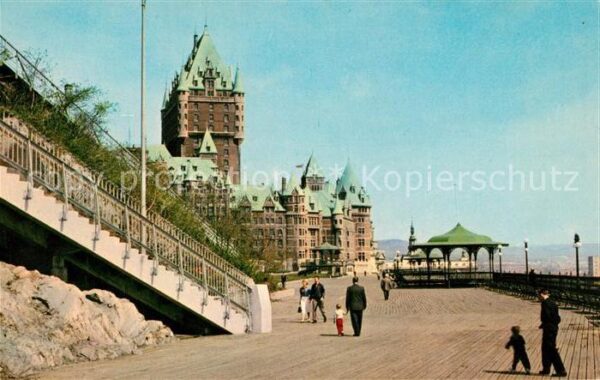 Quebec Terrasse Dufferin et les Plaines d_Abra