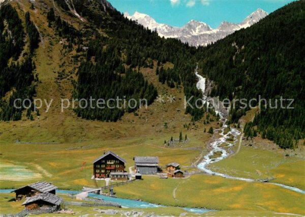 Krimmler Wasserfaelle gegen Reichenspitzgruppe Alpenpanorama
