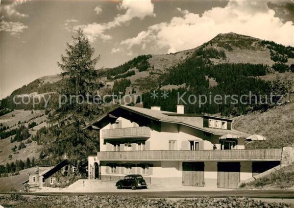 Mittelberg Kleinwalsertal Haus Frühwirt mit Kurgehrenspitze