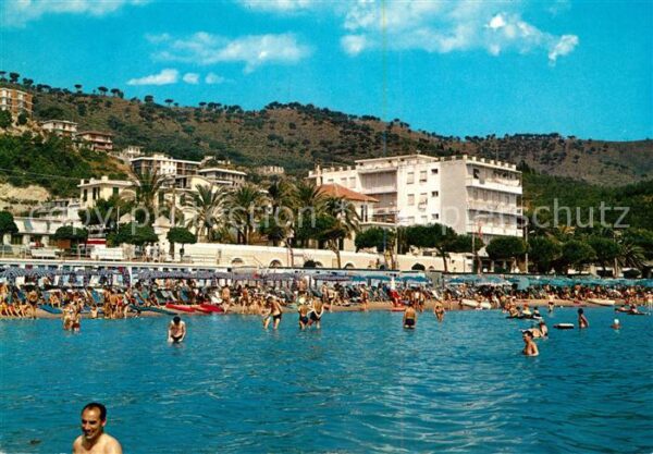 Laigueglia  Hotel Le Palme e spiaggia