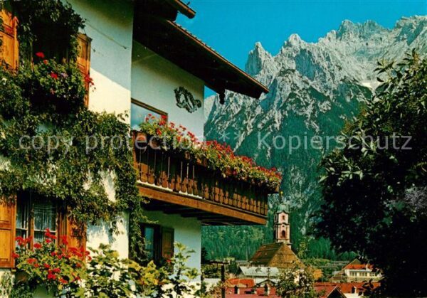 Mittenwald Bayern mit Pfarrkirche St Peter und Paul Karwe