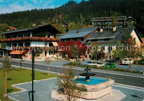 Weissbriach Ortszentrum und Gasthof Löffele mit Lau