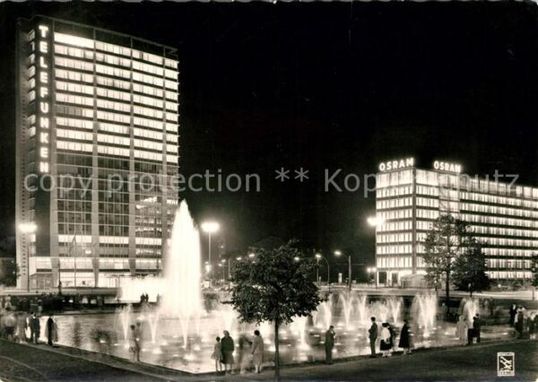 Berlin Ernst-Reuter-Platz bei Nacht Brunnen
