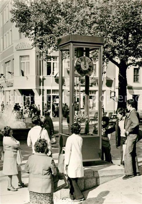 Dresden Straße der Bereiung Neue Standuhr