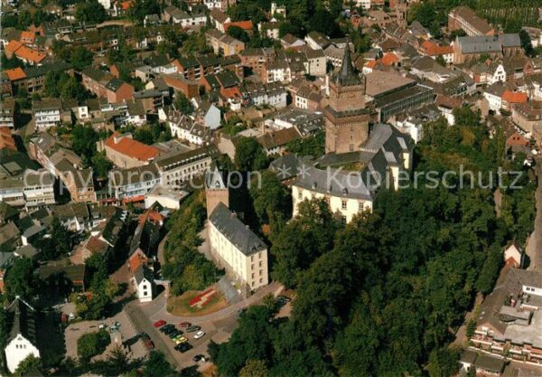 Kleve Schwanenburg im Stadtkern Fliegeraufnah
