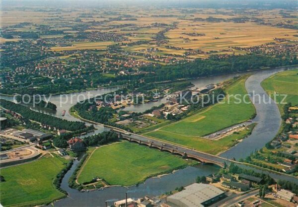 Minden Westfalen Wasserstrassenkreuz und Schachtschleuse