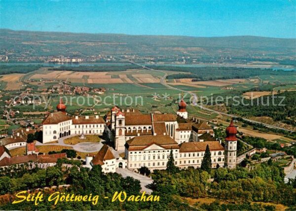 Wachau Oesterreich Stift Göttweig Fliegeraufnahme