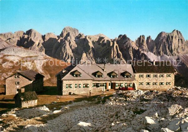 Schlern Schlernhäuser gegen den Rosengarten Dol