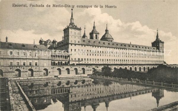 San Lorenzo de El Escorial Fachada de Medio-Dia y estanque de la H