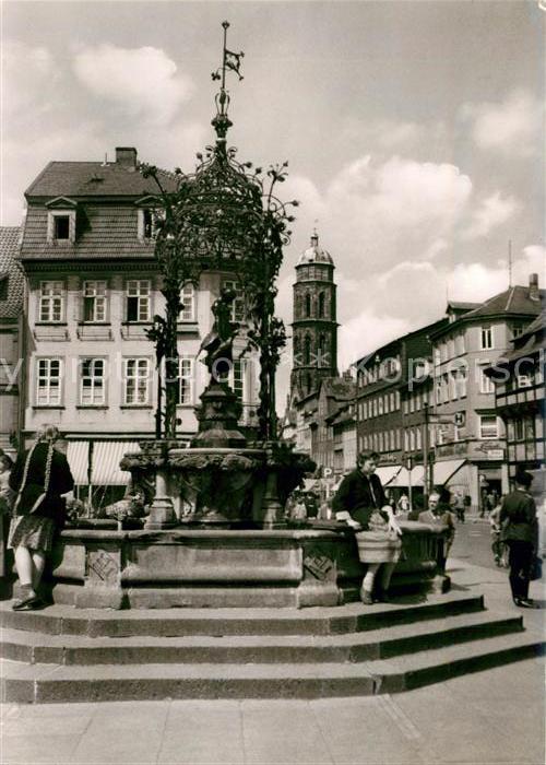 Goettingen Niedersachsen Marktplatz mit Gänseliesel Brunnen