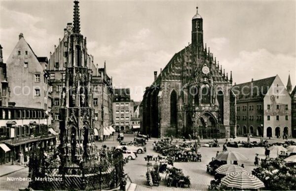 Nuernberg Marktplatz Schöner Brunnen Frauenkirche