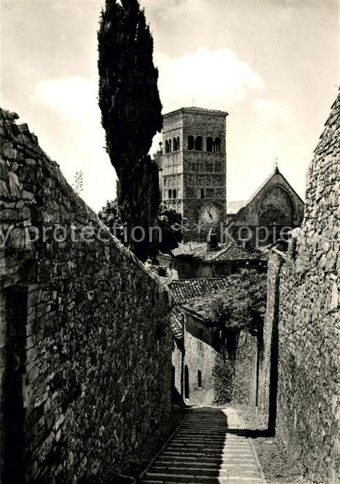 Assisi Umbria Caratteristica via mediaevale e Torte r