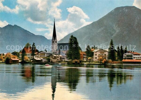 Rottach-Egern mit Kirche und Wallberg
