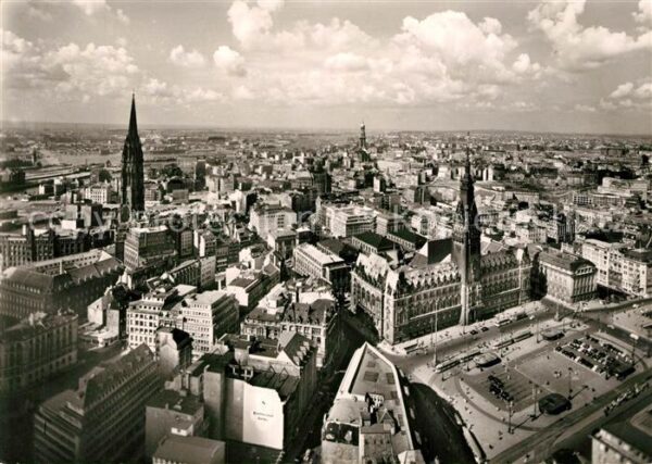 Hamburg Innenstadt und Rathaus Fliegeraufnahme