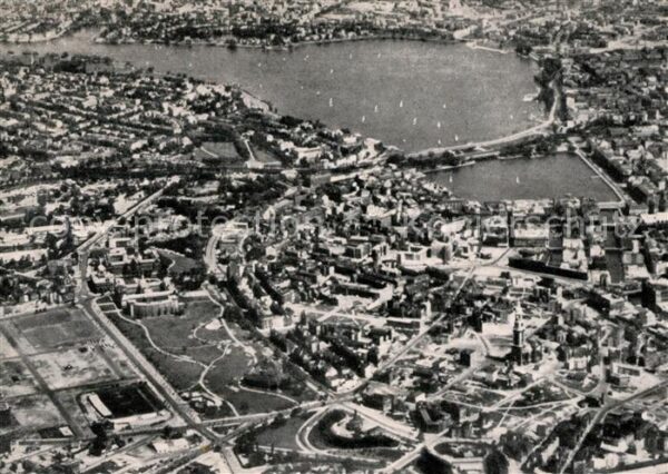 Hamburg Innenstadt mit Binnenalster und Aussena