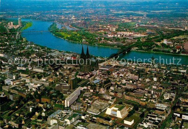 Koeln Rhein Fliegeraufnahme City und Dom Rheinbrück