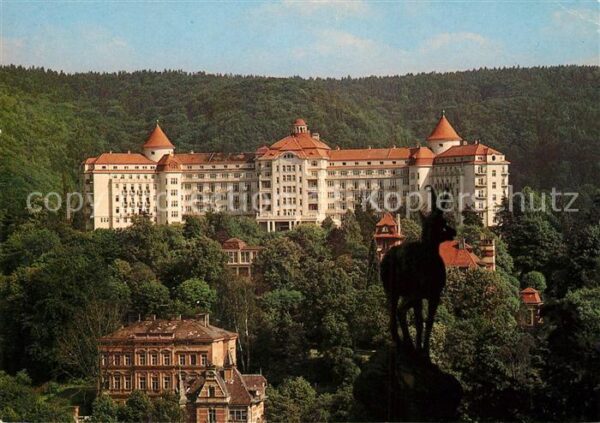 Karlovy Vary Pohled z Jeleniho skoku na Sanatorium I