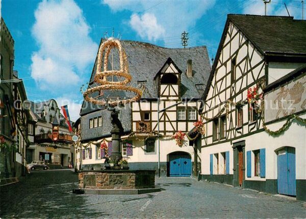 Winningen Mosel Weinhexenbrunnen Altstadt Fachwerkhäuse