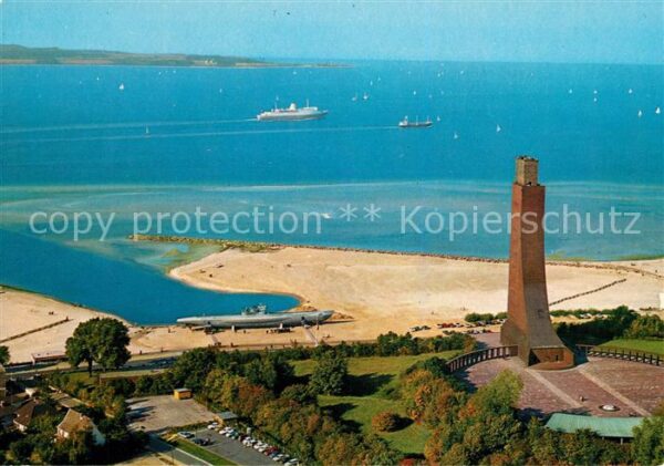 Laboe Marine Ehrenmal mit U995 Fliegeraufnahm