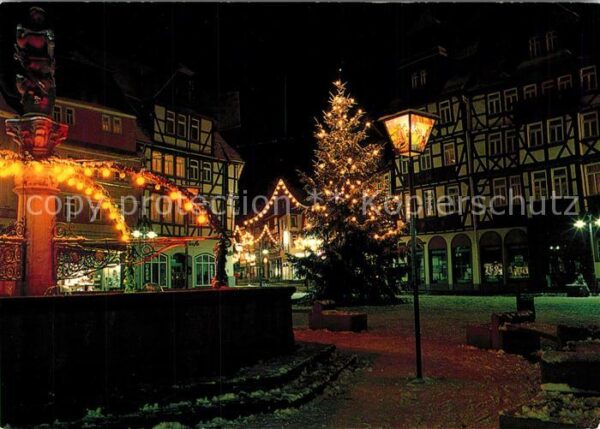 Butzbach Marktplatz zur Weihnachtszeit Brunnen C