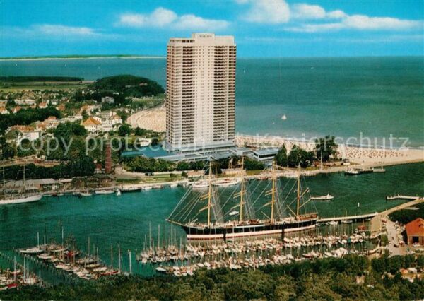 Travemuende Ostseebad Yachthafen Segelschulschiff Hotel Marit