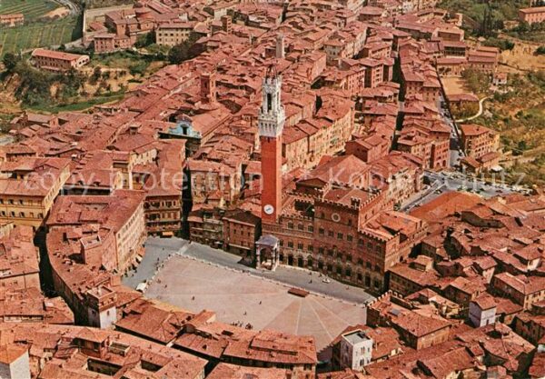 Siena Piazza Il Campo veduta aerea
