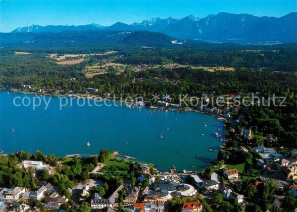 Velden Woerthersee Blick auf Bucht Karawanken mit Hochobir