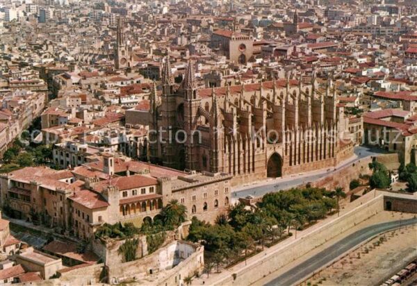 Palma de Mallorca Fliegeraufnahme Cathedrale Palacio de l
