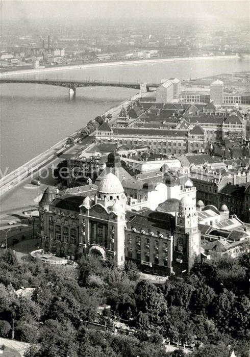 Budapest Panorama Blick über die Donau mit Hotel