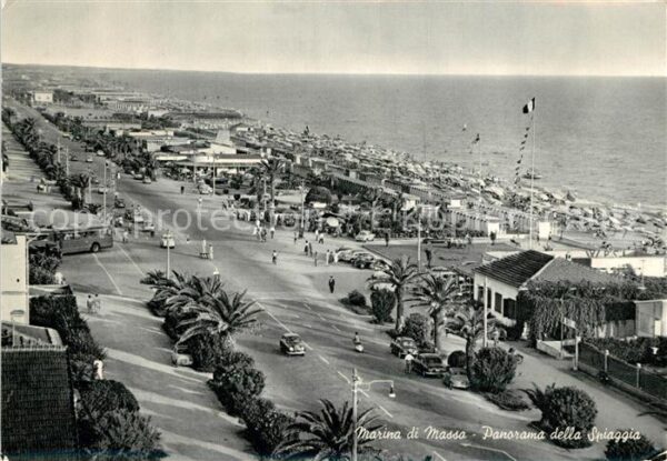 Marina di Massa Strand Promenade