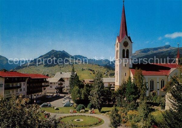 Riezlern Kleinwalsertal Vorarlberg Ortsmotiv mit Kirche Heuberg und Hoch I