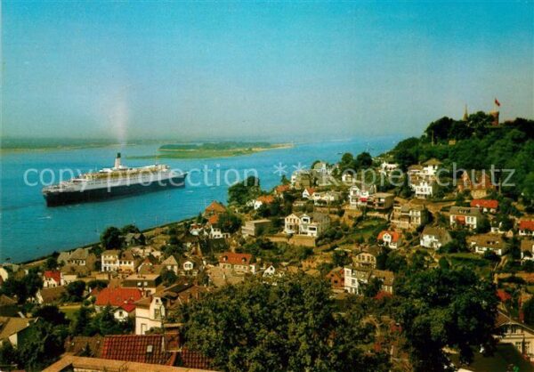 Blankenese Hamburg Queen Elizabeth 2 passiert den Süllberg