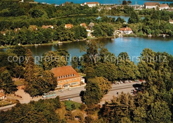Ploen See Edebergsee mit Hotel Fegetasche Naturpa