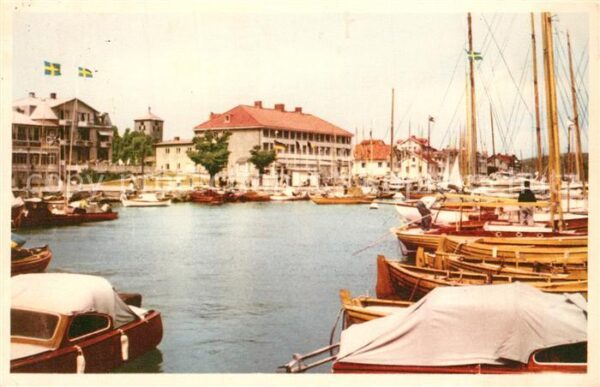 Marstrand Hamnen med Turisthotellet och Hotell Ma