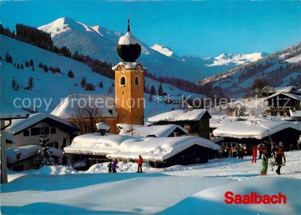 Saalbach-Hinterglemm mit Kirche und Zwölferkogel