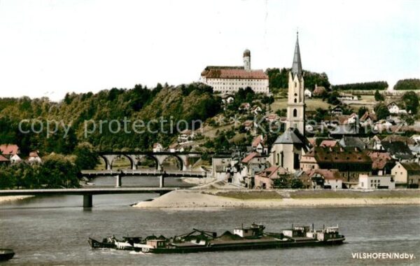 Vilshofen Donau Frachtkahn Donaubrücken Kirche Schloss
