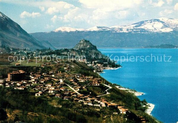 Valtravaglia Villaggio Belmonte et la Rocca di Calde