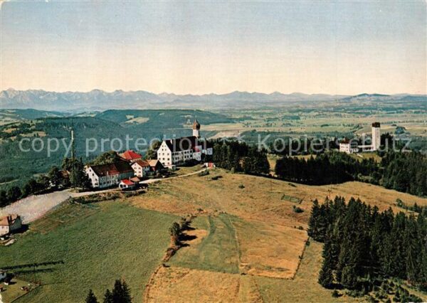 Hohenpeissenberg mit Wetterstation gegen Bayerische Alpe