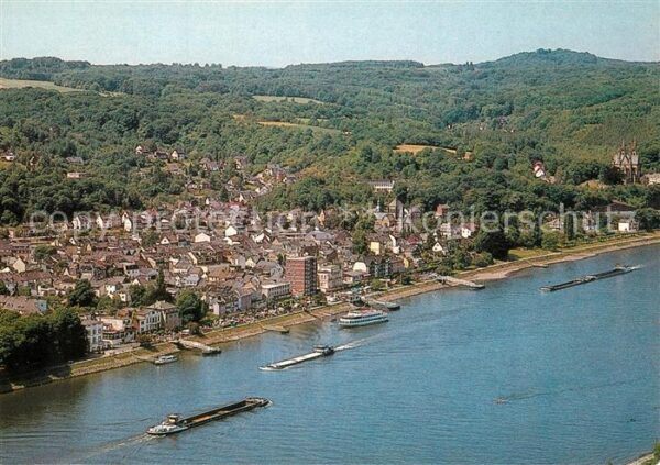 Remagen Blick über den Rhein Binnenschifffahrt